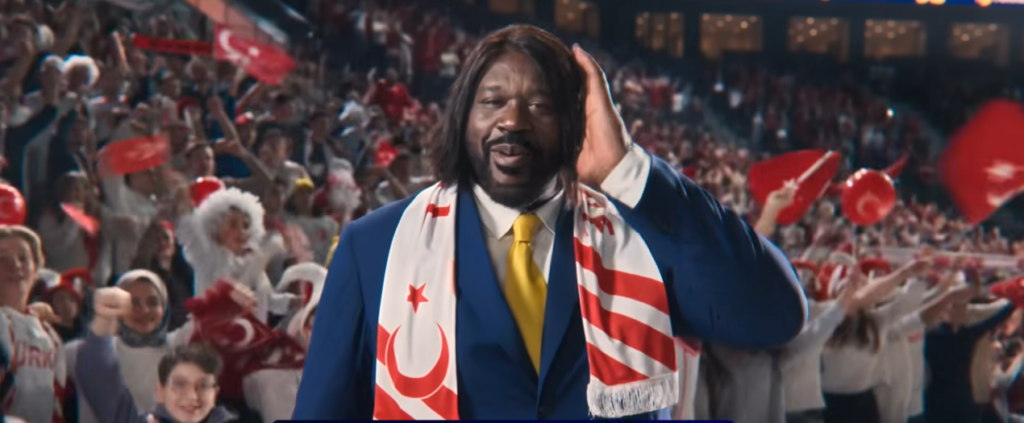 image 6 Shaquille O’Neal with Turkish fans after hair transpant in Turkey